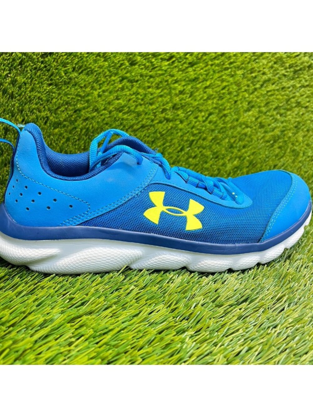 Under Armour Assert 8 Boys Size 6.5Y Blue Volt Athletic Running Shoes Sneakers